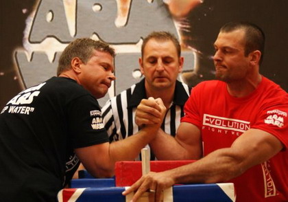 EUROSPORT NEWS  JOHN BRZENK / U.S.A. Vs. DEVON LARRATT / CAN. thursday night at 7:15 eurosport 2 Armwar10