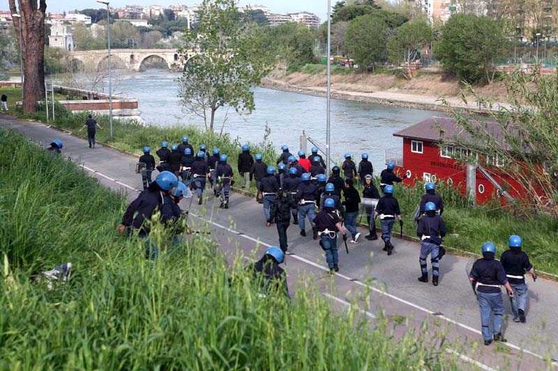 Lazio vs Roma 11/04/2009 0809la21