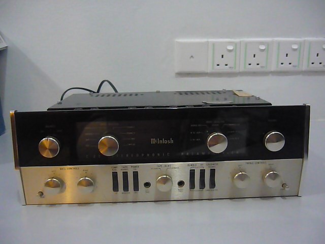 McIntosh C22 preamp (Used) C22_f10