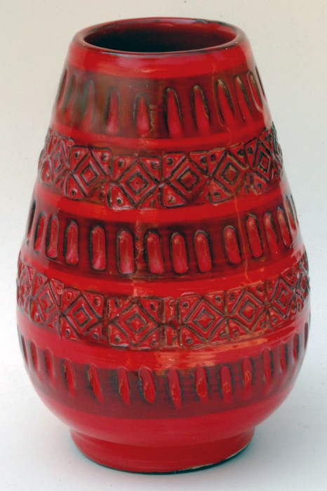 Red, incised vase. - Bitossi?  Redvas10