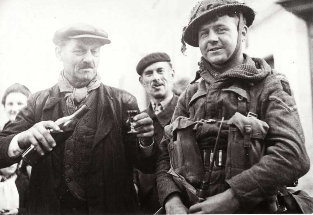 Trio anglo-canadien (Normandie, 1944) Img01210