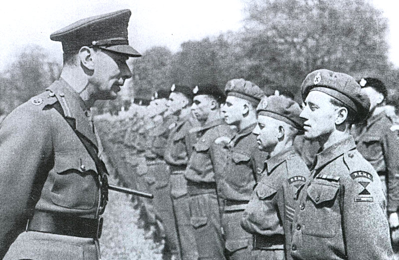 Staff Sergeant des R.E.M.E., Arromanches (été 1944) Moore-10