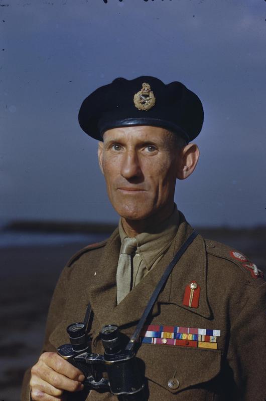 Officier des Royal Engineers, 50th (Northumbrian) Infantry Division, 6 juin 1944 New_ei10