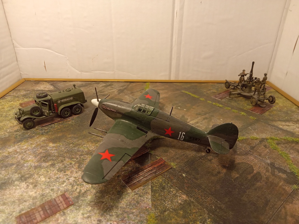 [Zvezda] 1/72 - Hawker Hurricane Mk.IIc / Union Soviétique 1943 Img20730