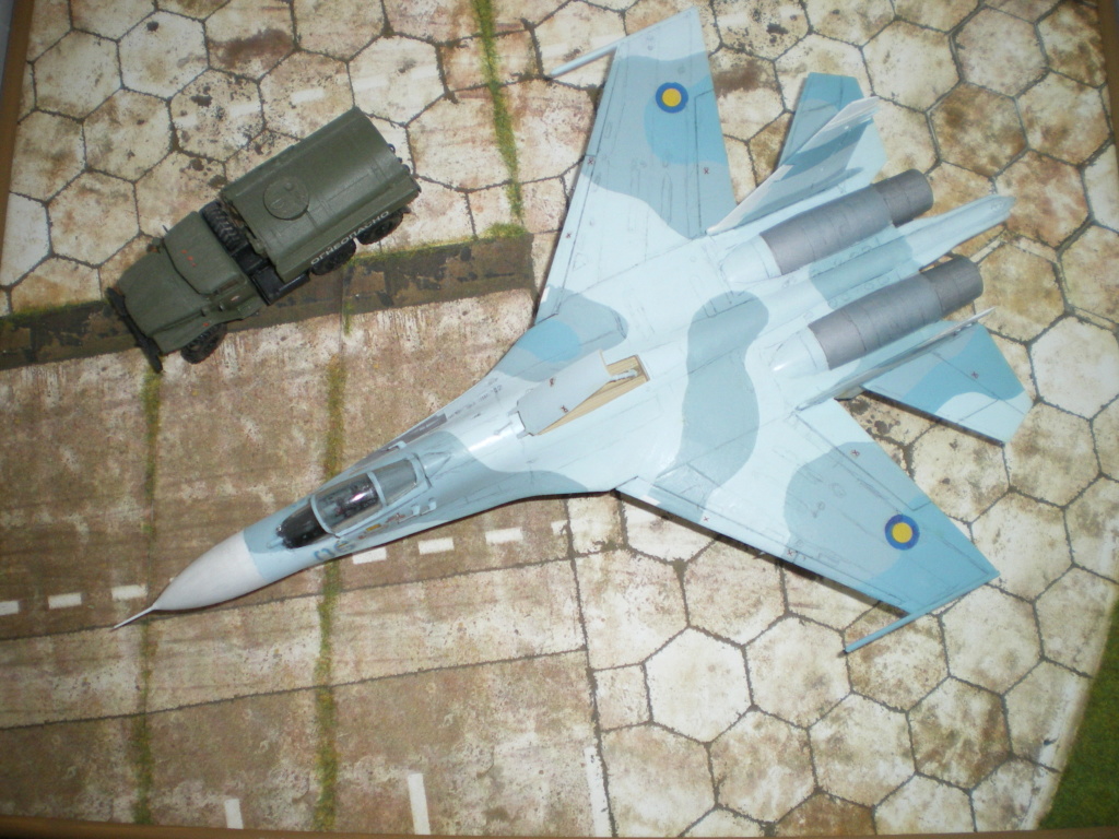  [Italeri] Sukhoi SU-27 Flanker B Ukraine 1992 Imgp0038