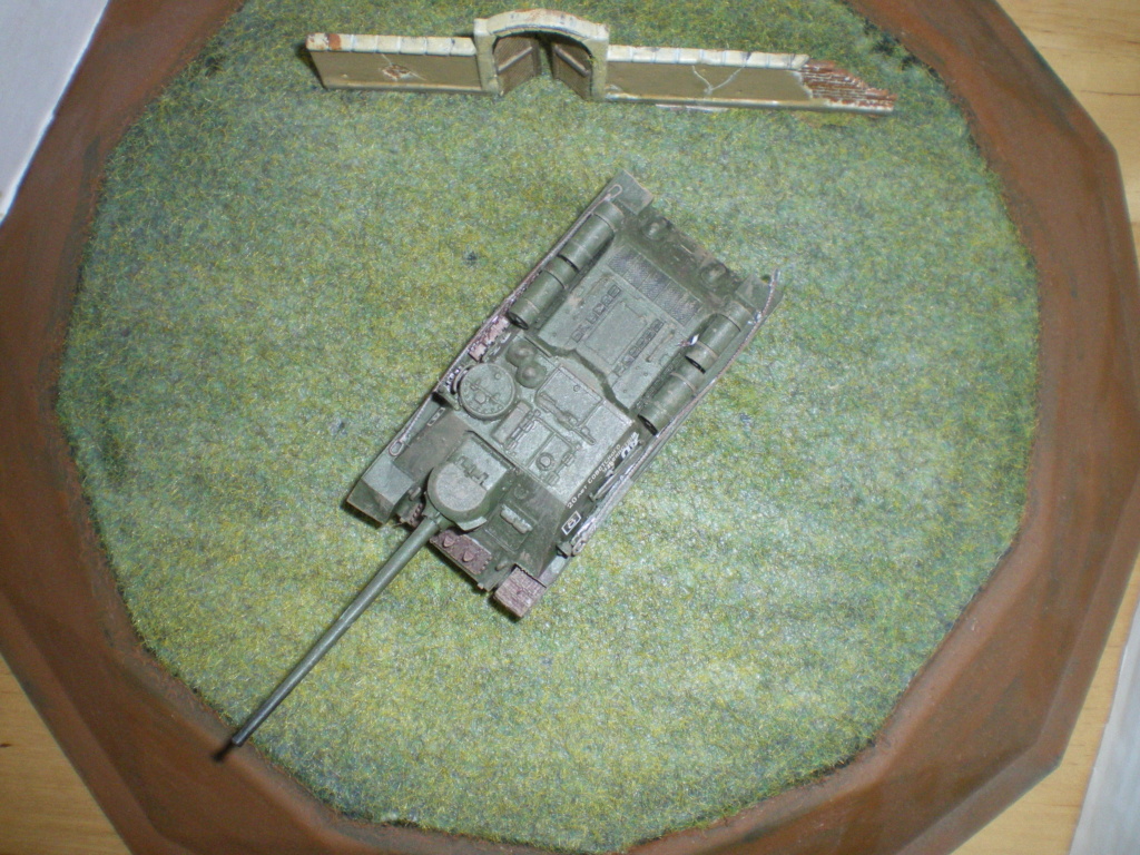 [Zvezda] SU-100 Front de l'est 1945 Imgp0215