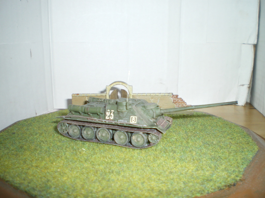 [Zvezda] SU-100 Front de l'est 1945 Imgp0218