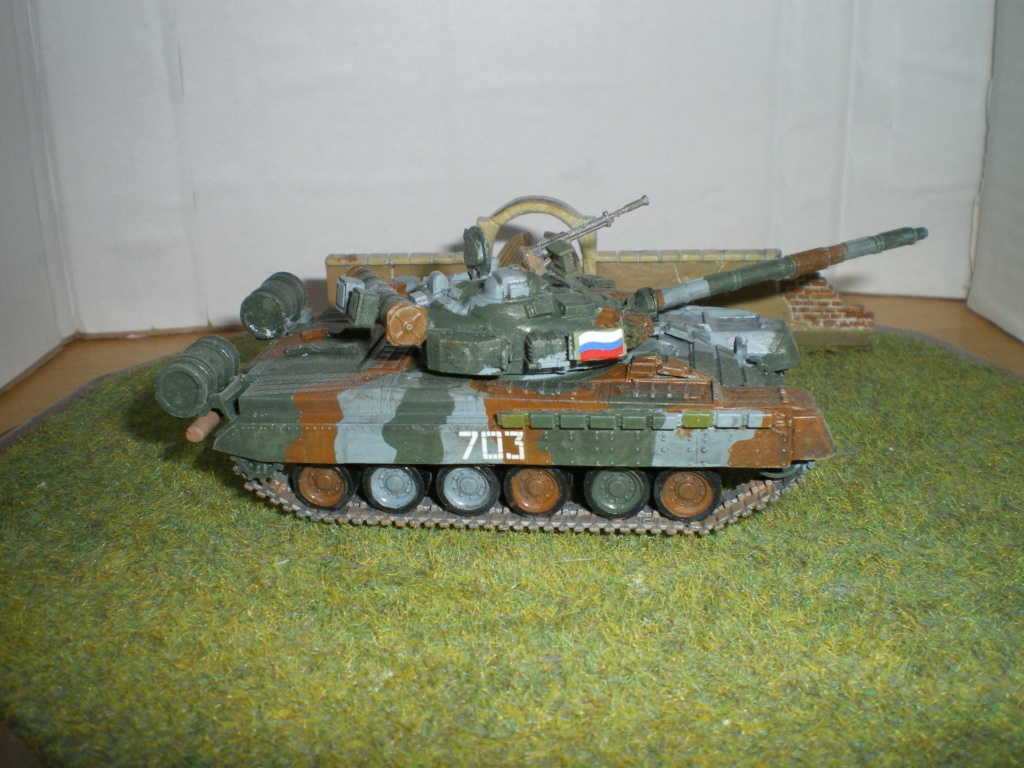 T-80 BV Russe Berlin 1994 / Revell 1/72 Imgp0569