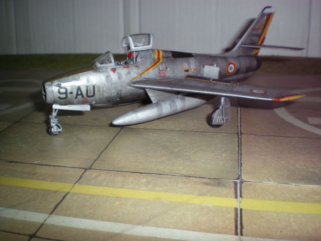 [Italeri] Républic F 84F Thunderstreak : E C 1/9 "Limousin" / Luxeuil 1961 Imgp0670