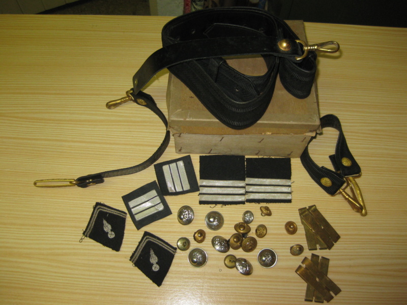Ceinturon, bélières, galons, écussons , boutons Gendarmerie années 50 - PHILPENS - NOV - 1 Img_1318