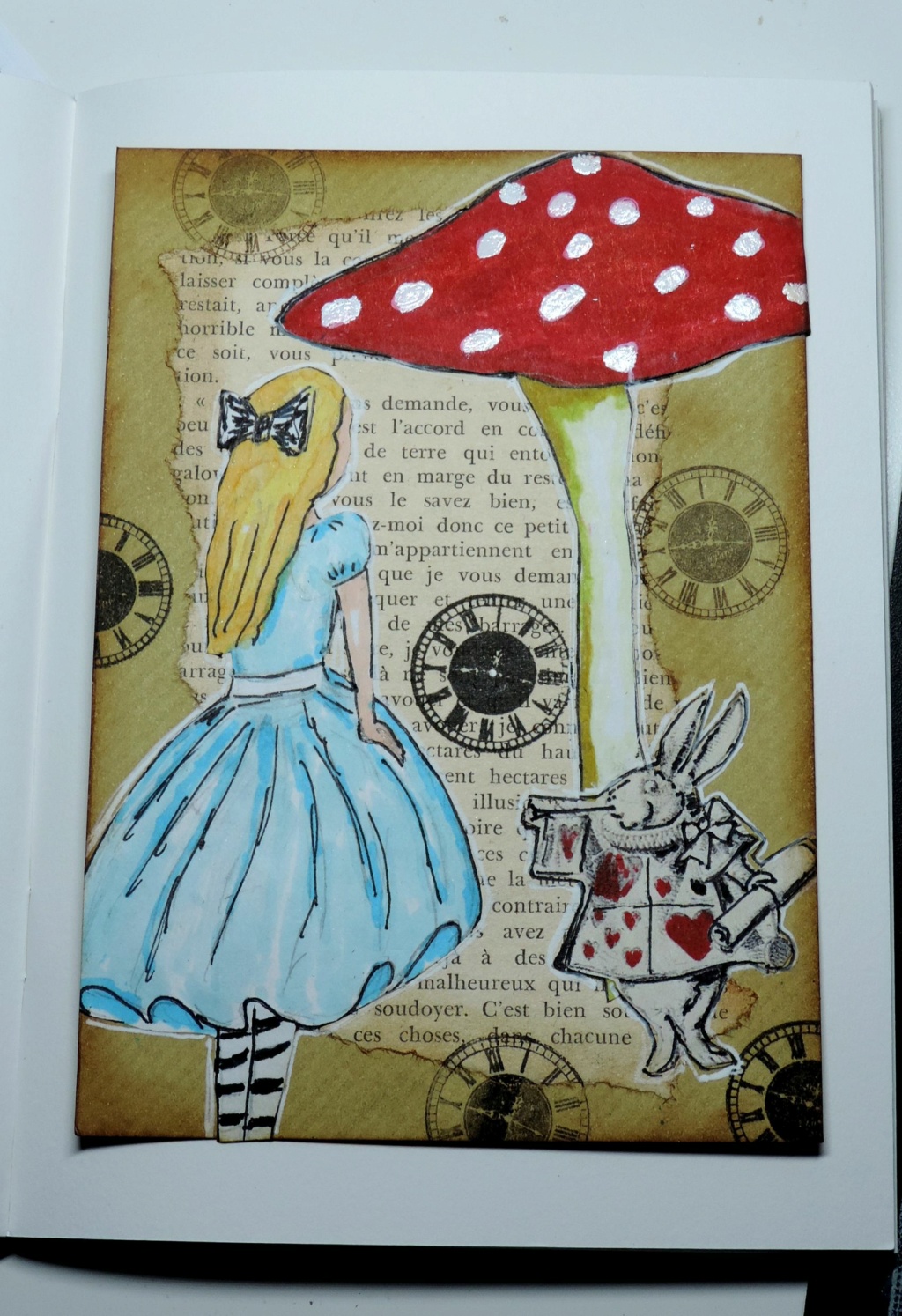 Il était une fois {7} # Alice au Pays des Merveilles en mode JEU DE CARTES - Page 3 Dscn6113