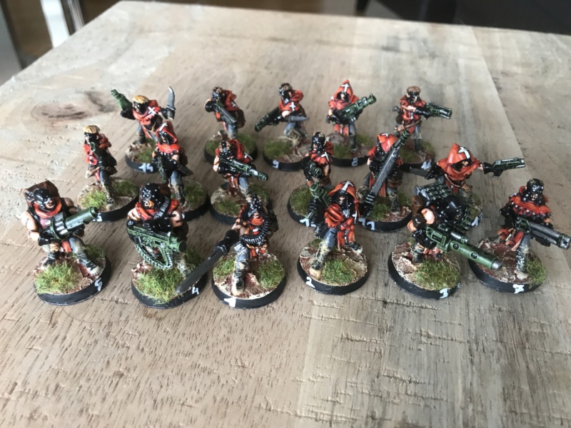 [VENTE] Necromunda gang Cawdor 1995 métal 17 figs peintes Img_6732