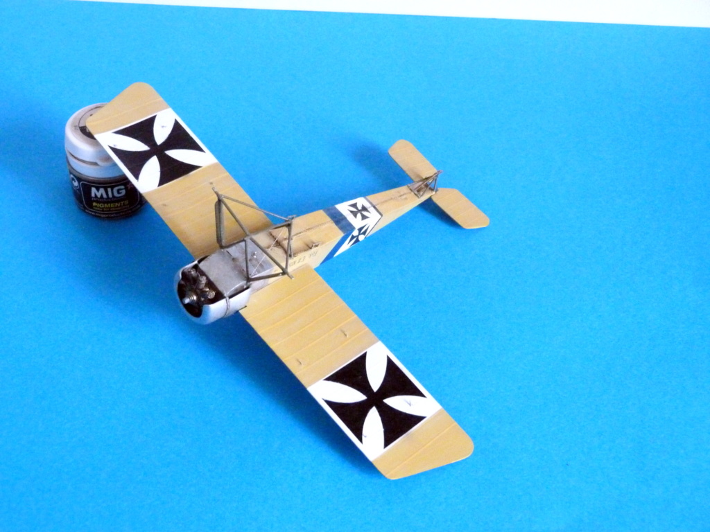 [concours WW1] Eduard 1/48  Fokker E.II, Ernst UDET - Page 6 P1120931