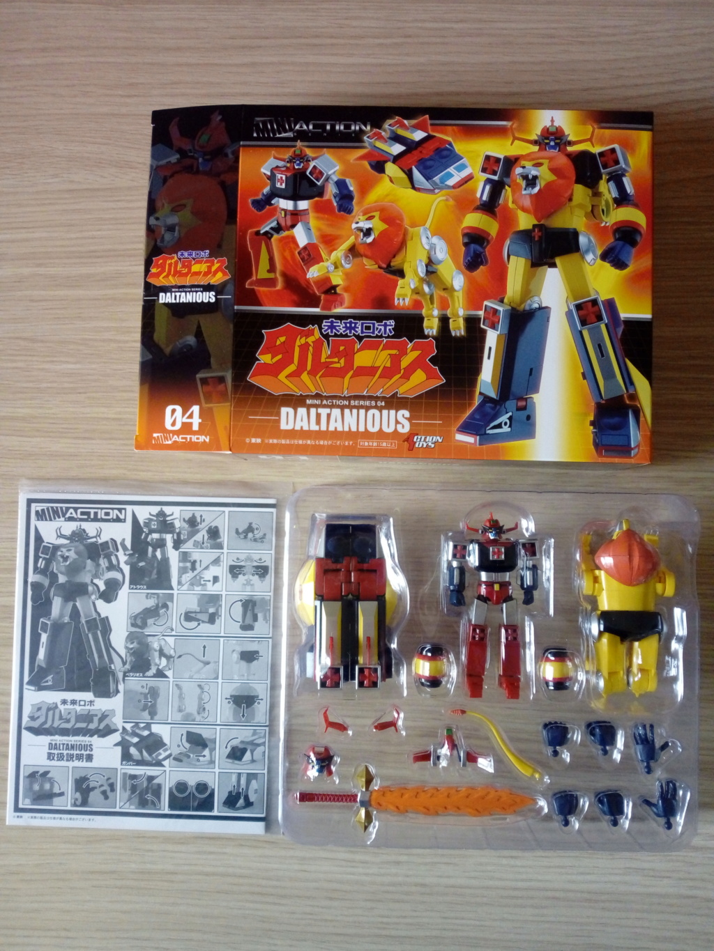 Mini Action Toys * COMBATTLER V * VULTUS V * DAIMOS * DALTANIOUS Img_2044