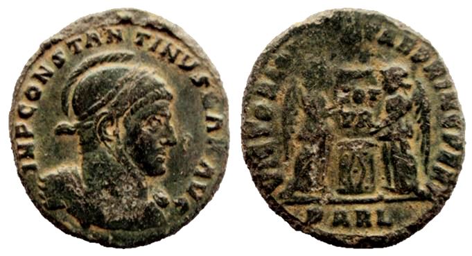 AE3 de Constantino IVICTORIAE LAETAE PRINC PERP. Dos Victorias estantes enfrentadas. Arlés. Consta18