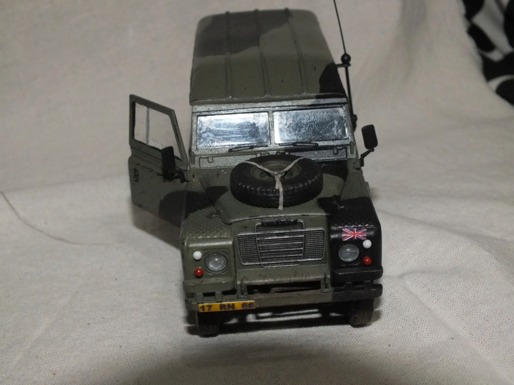 MT: Land Rover Defender 109 LWB - Revell 1/35 Dscf0820