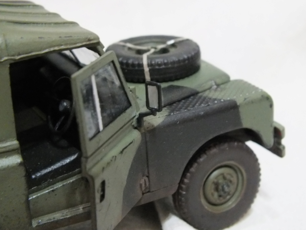 MT: Land Rover Defender 109 LWB - Revell 1/35 Dscf0826