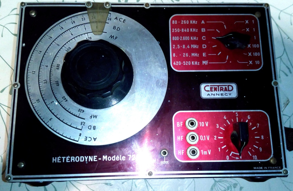 Centrad Modèle 751 (Lampemètre de service) & Audiola modèle 5200 (méghommètre) & hétérodyne modèle 522 Hzotzo10