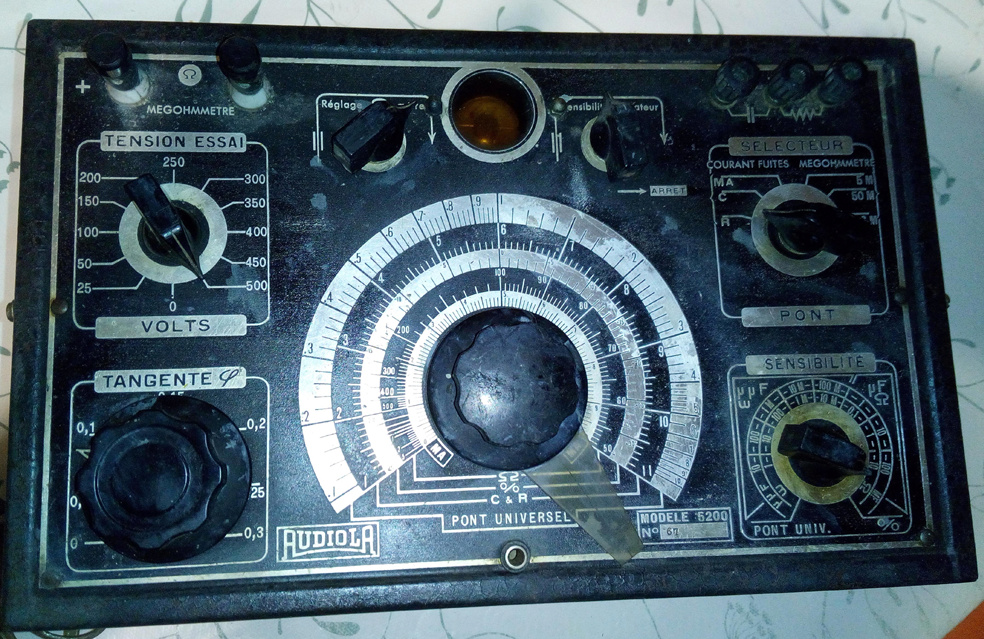 Centrad Modèle 751 (Lampemètre de service) & Audiola modèle 5200 (méghommètre) & hétérodyne modèle 522 Mzogoh10