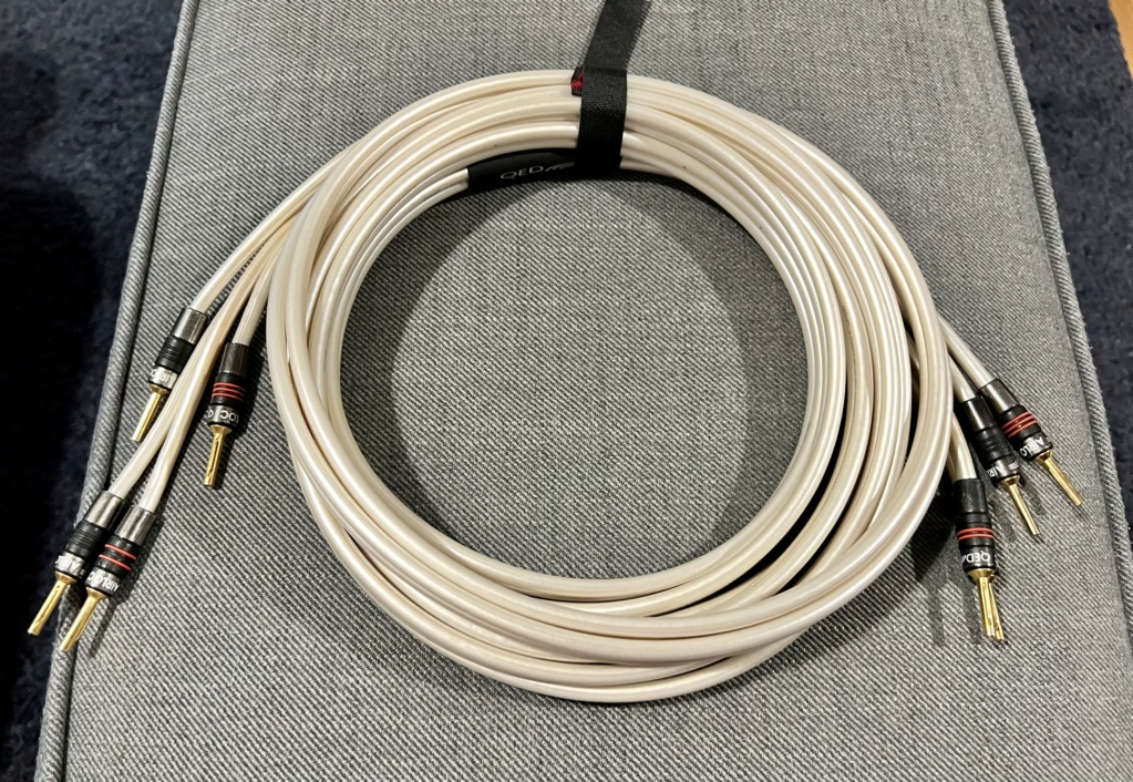 QED XT40 Speaker Cable - 3 meters (sold) 5b8ac010