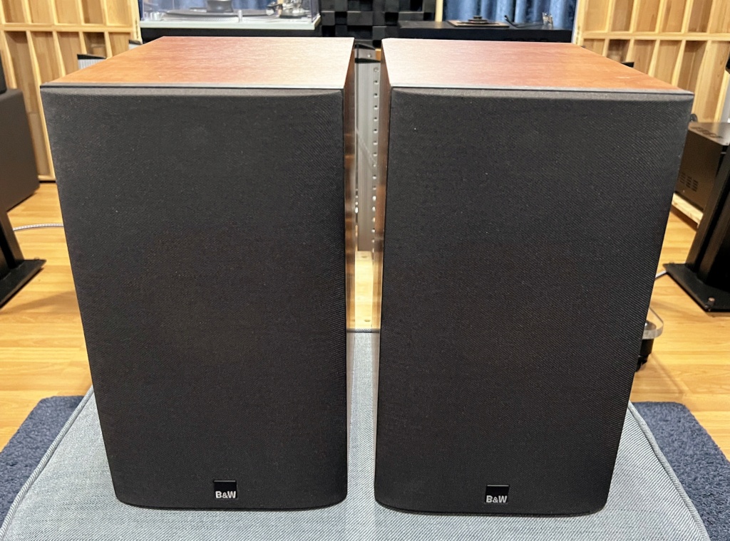 B&W 685 Bookshelf speaker (sold) Img_0618