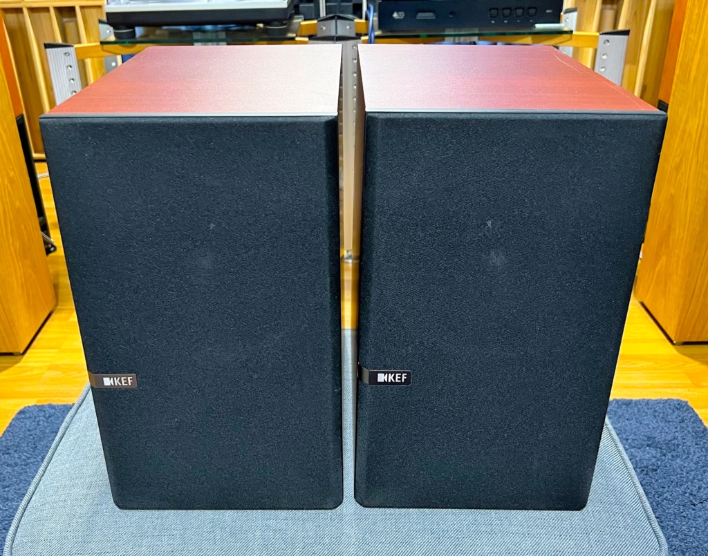 KEF Q300 Bookshelf speaker (sold) Img_0928