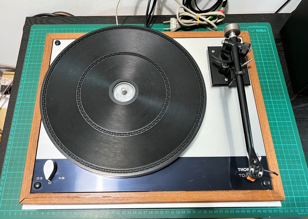 Thorens TD160B Turntable with Rega RB300 Tonearm Mk1 (sold) Img_2423