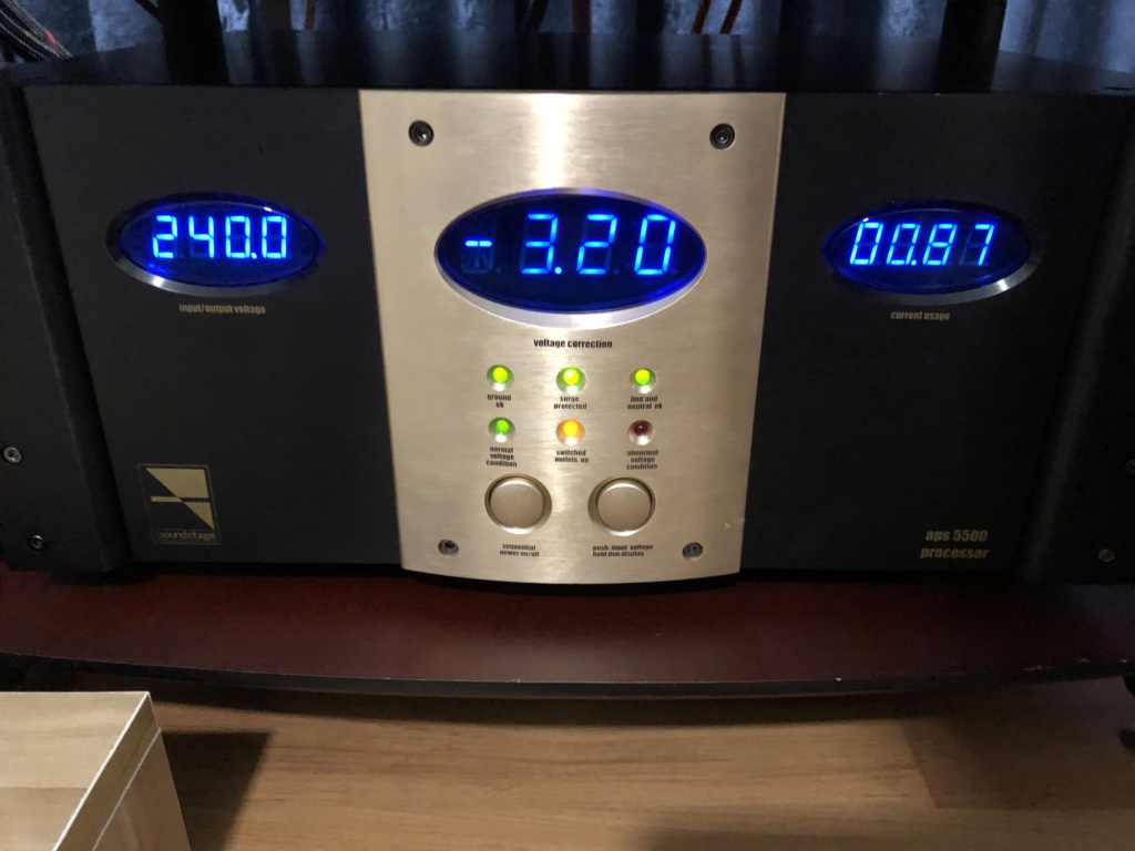 Soundstage APS-5500 Auto Voltage Regulator - sold Img_2626