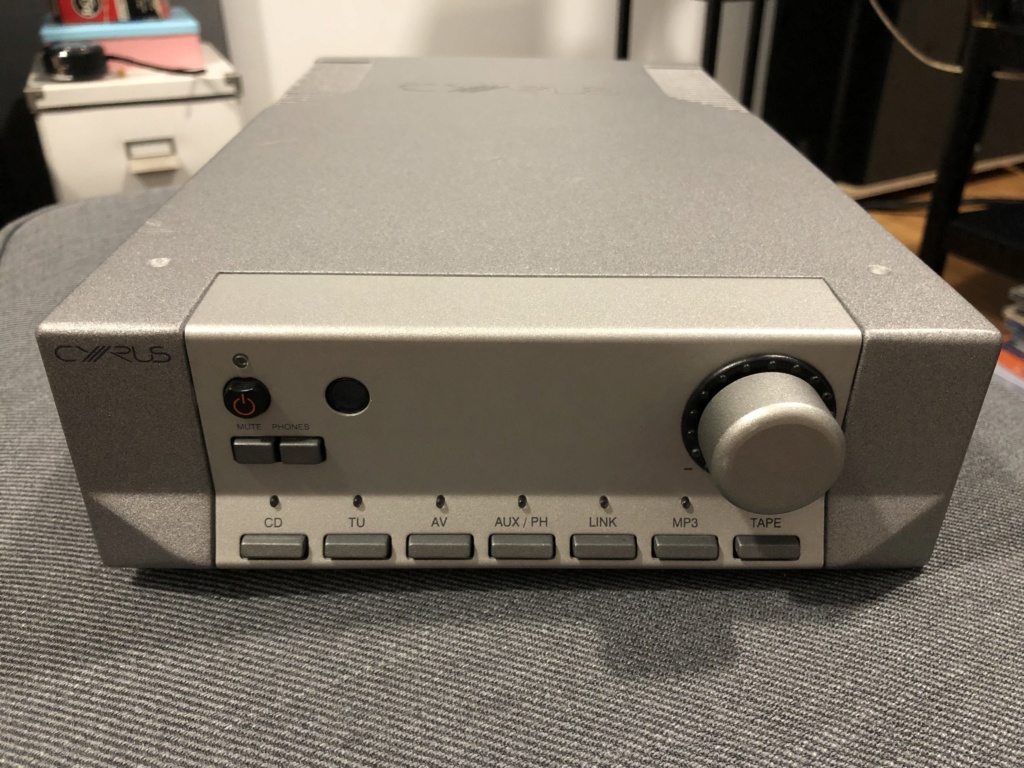 Cyrus 8-VS2 integrated amplifier - sold Img_2717