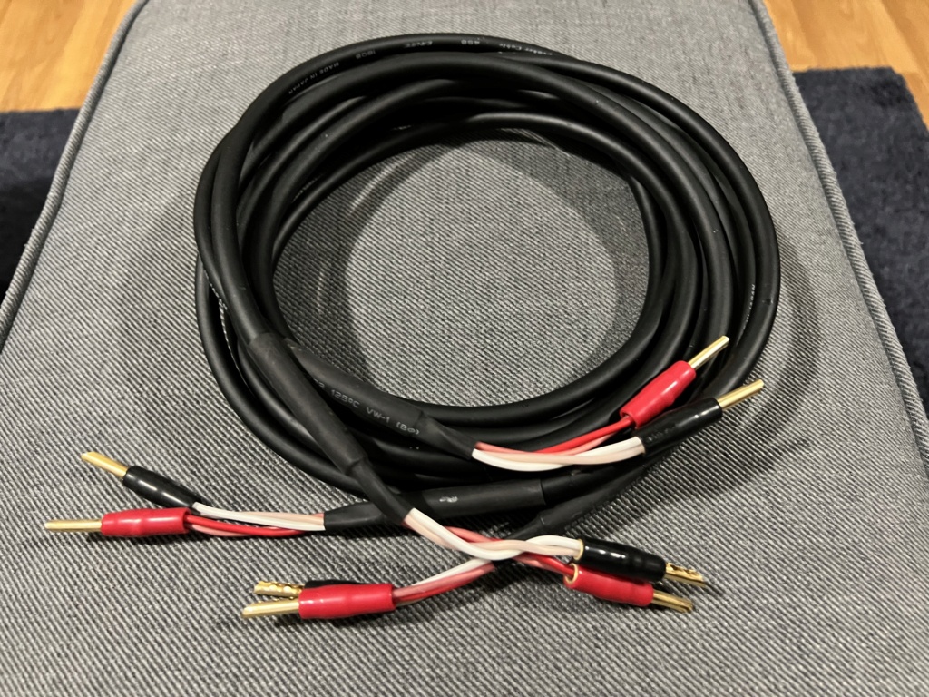 Canare 4S8 Speaker Cable Img_3519