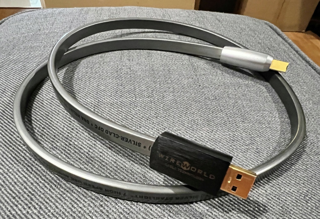 Wireworld Silver Starlight 7 USB Cable Img_3619