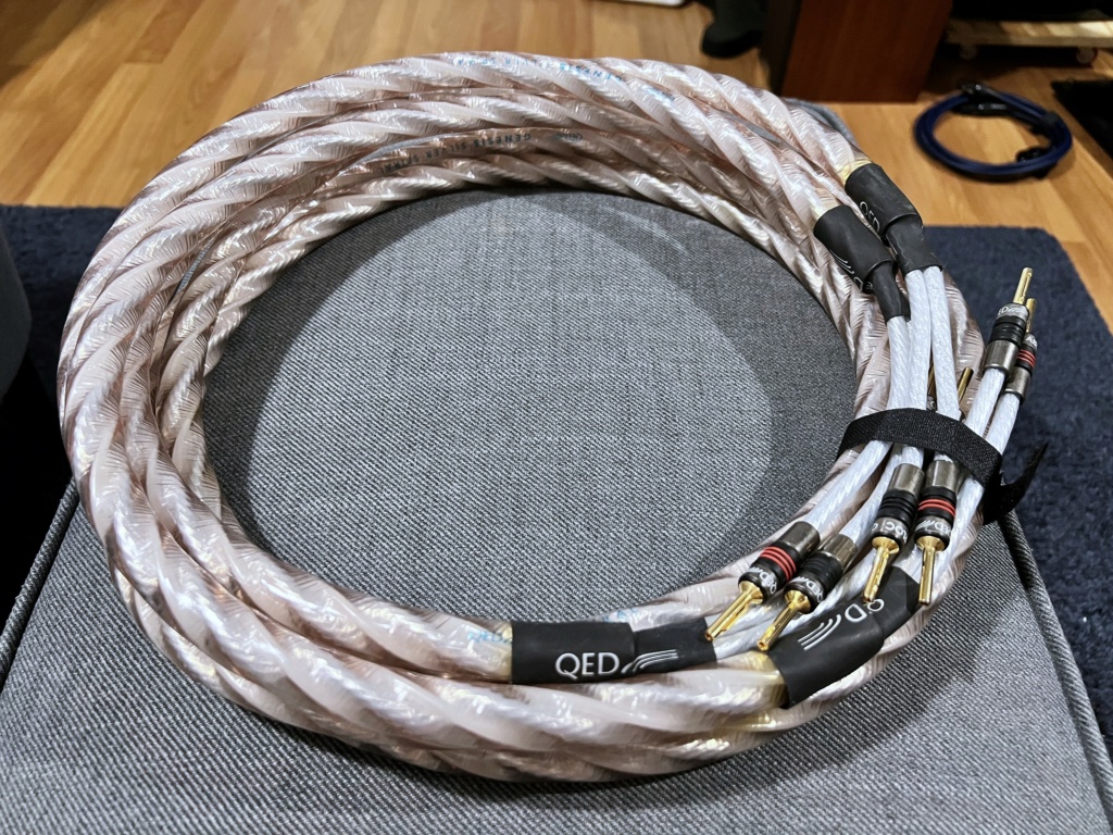 QED Genesis Silver Spiral speaker cable (Sold) Img_4411
