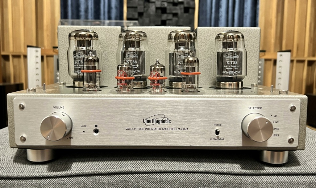 Line Magnetic LM-216iA Integrated Tube Amplifier (sold) Img_4711