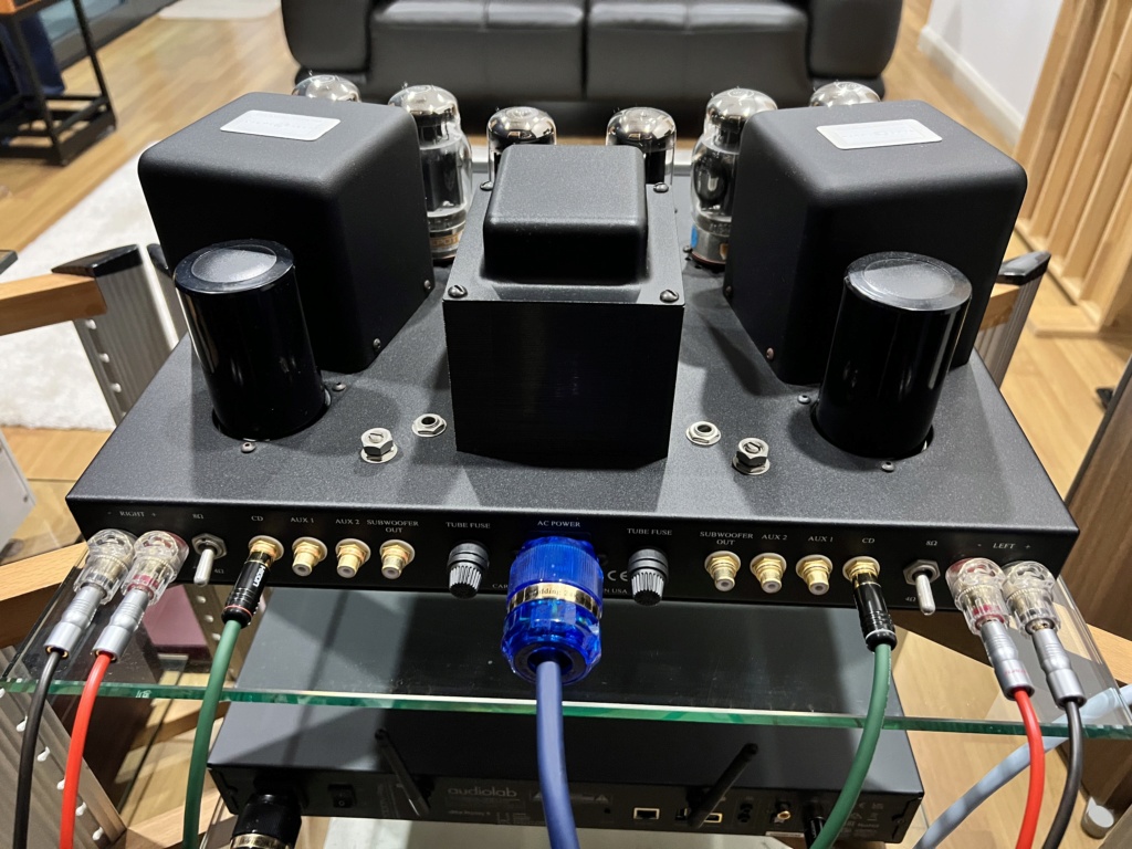 Cary Audio SLI-80 Signature Integrated Amplifier (display unit) Img_5525
