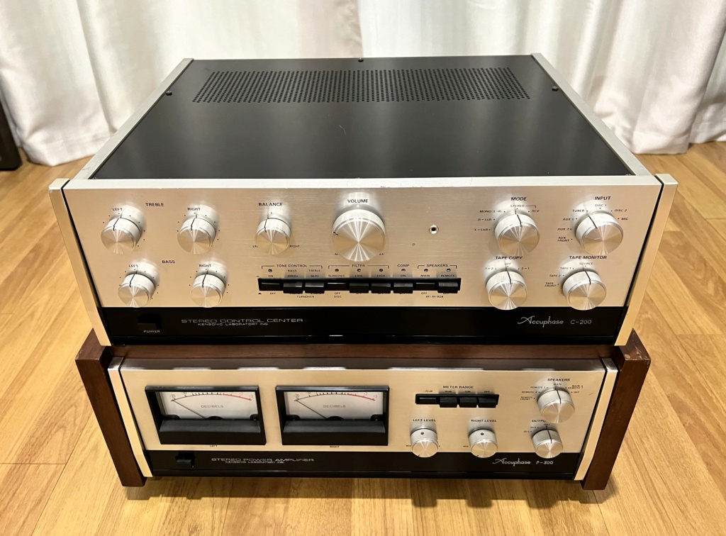 Accuphase C-200 Pre & P-300 Power amplifier pair (sold) Img_5840