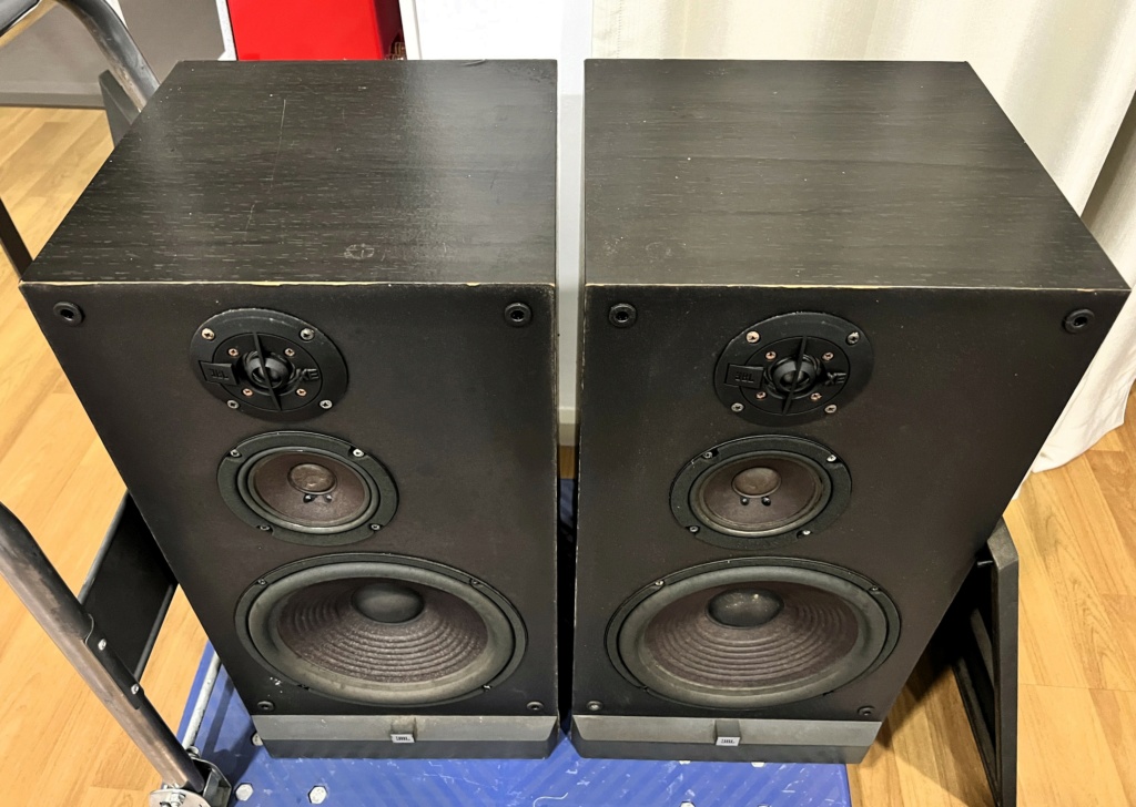 JBL XE4 Speakers Img_5926