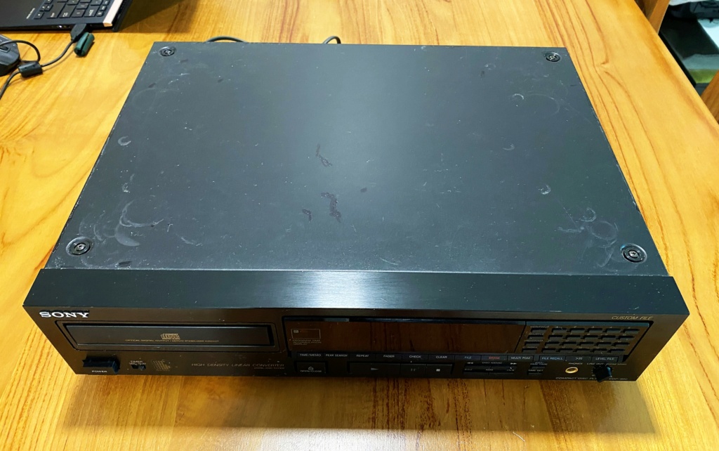 Sony CD-990 CD Player - sold Img_6014