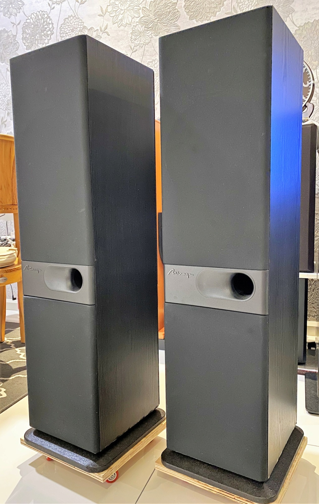 Mirage floorstand speaker - withdrawn Img_8916