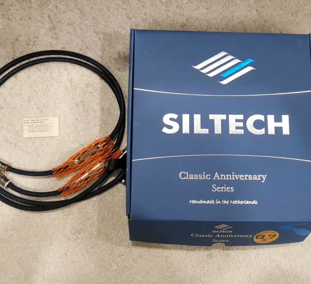 Siltech Classic Anniversary Model 330i Pure Silver-Gold RCA (SOLD) Whatsa26