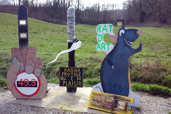 Quand un emplacement de radar devient une exposition d'art Pontce12