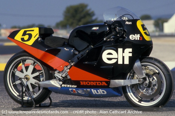 Génération motos sportives ELF Snip1186
