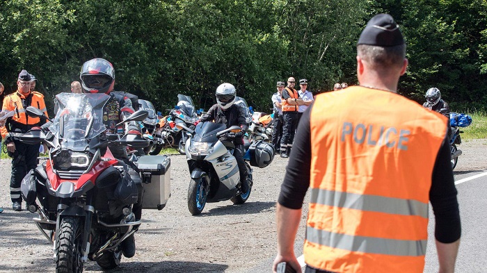 À moto, le danger est plus présent que jamais Th_18810