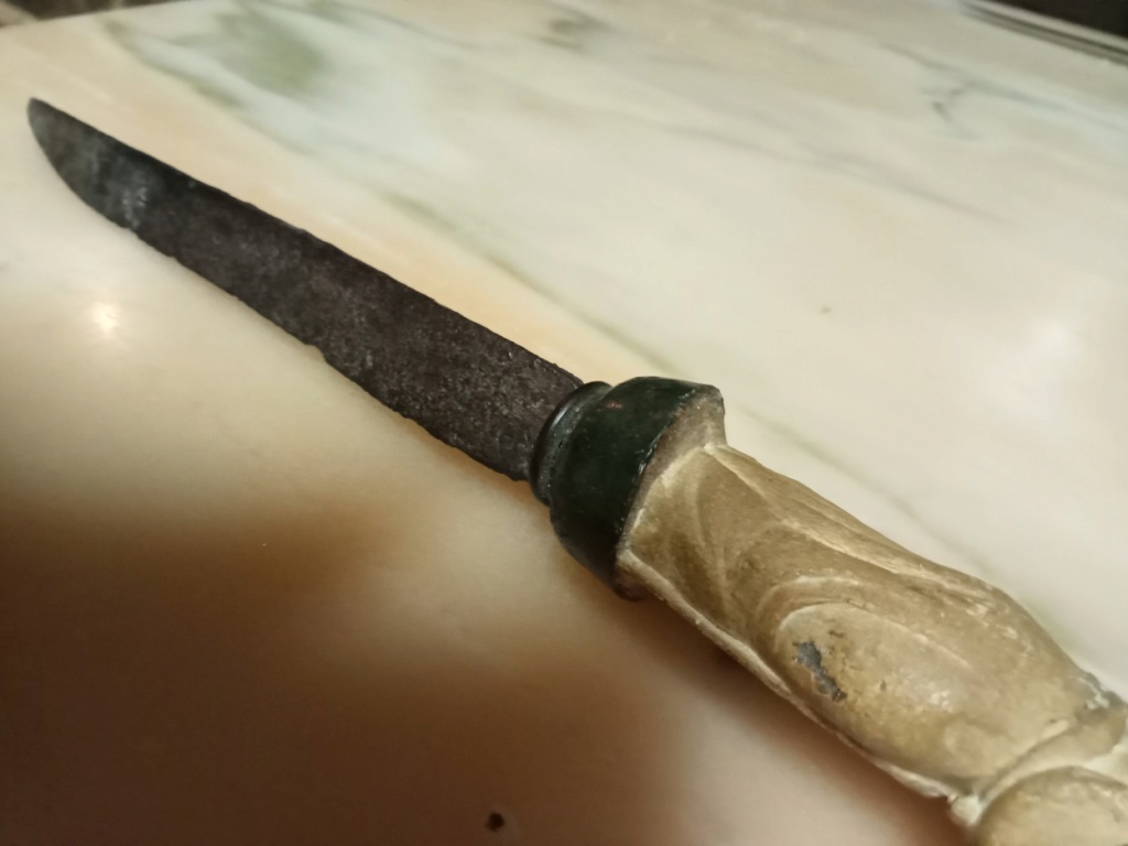 Cuchillo mango de piedra Hojacu12