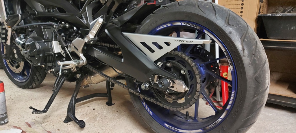 [TUTO] Montage protège chaine Officiel "Yamaha" Tracer 900 > 2018 20220155