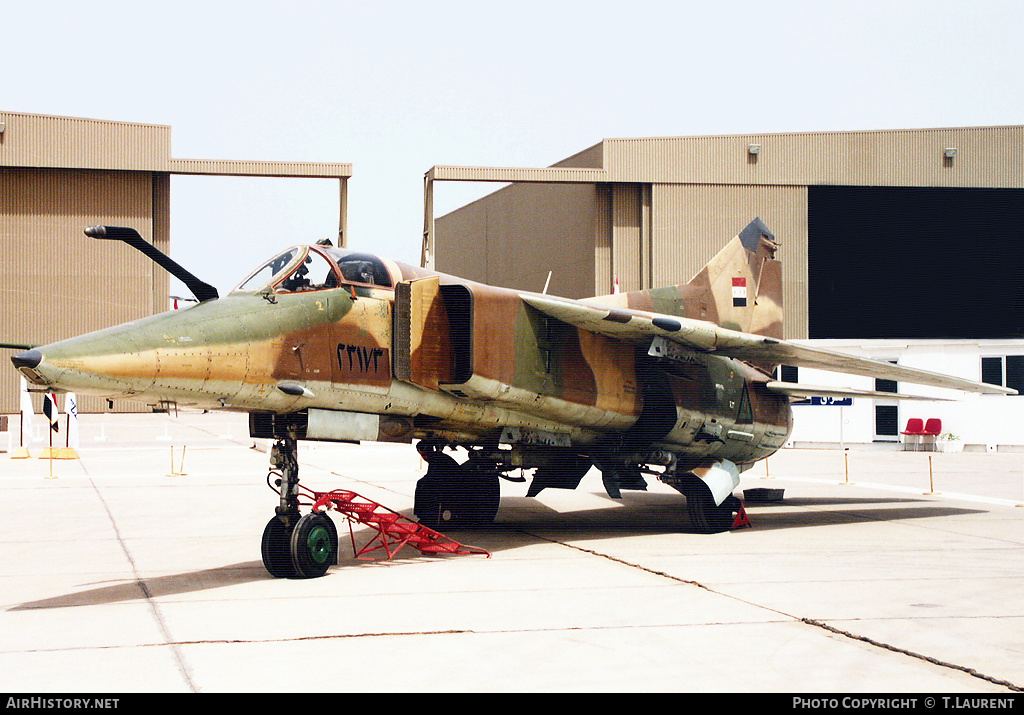 [KP] 1/72 - Mikoyan-Gourevitch Mig-23 Flogger BN  Irak   01737910
