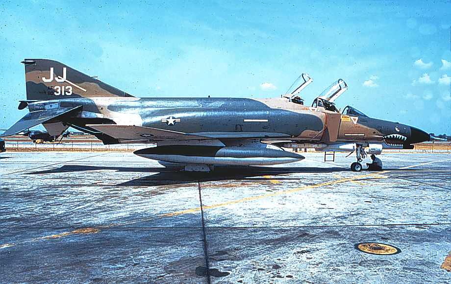 F 4E Phantom II USAF, Viet-Nam 1972  Finemolds  1/72 34th_t10
