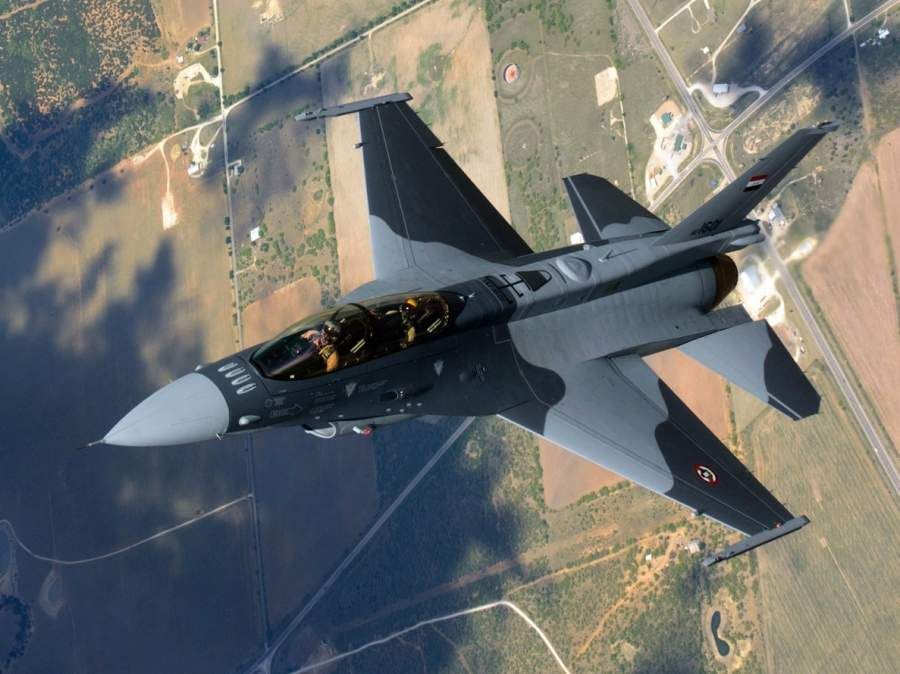 [Revell] 1/72 - General Dynamics Fighting Falcon F-16D Irak  Block 52 / F16C Egypte  Block 40   696dee10