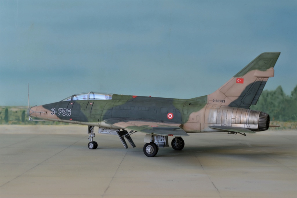  [Italeri] North American Super Sabre F-100E Turquie 1/72 Dsc_0683