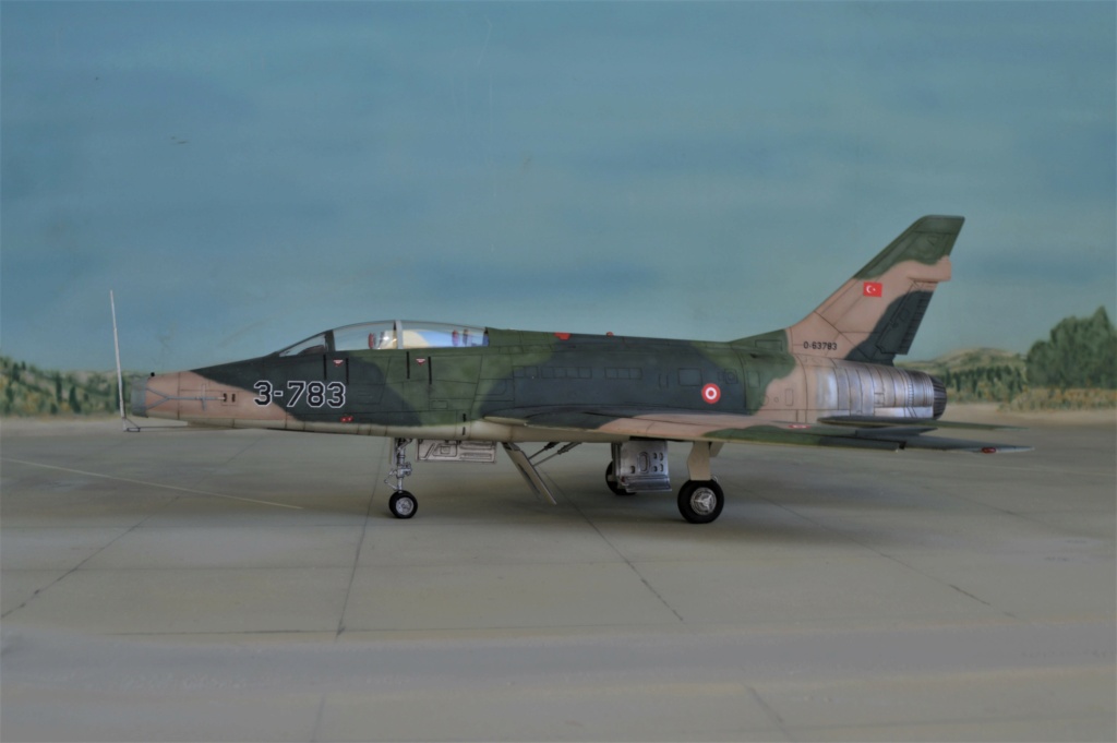  [Italeri] North American Super Sabre F-100E Turquie 1/72 Dsc_0684