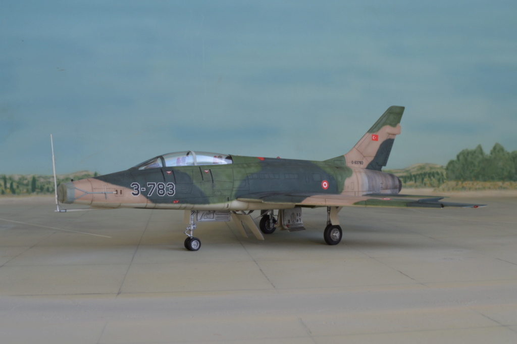  [Italeri] North American Super Sabre F-100E Turquie 1/72 Dsc_0688